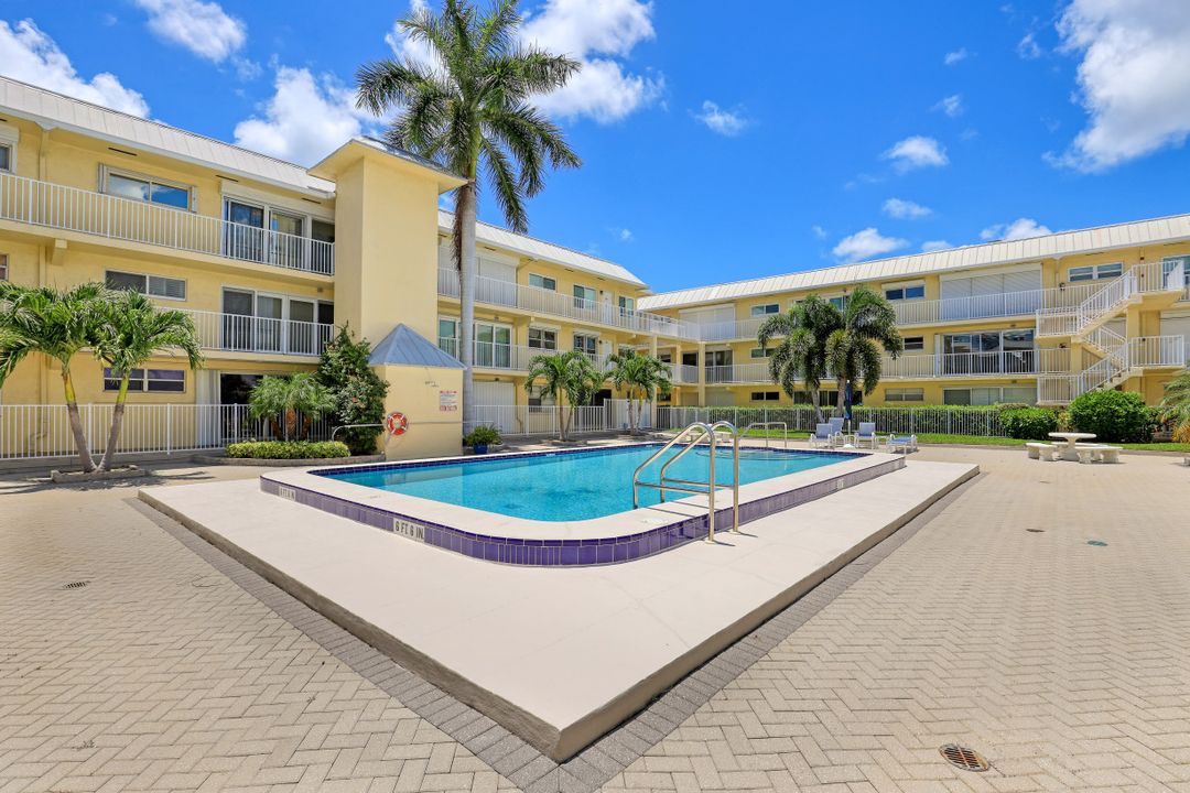 1100 8th Ave S #209C, Naples, FL 34102