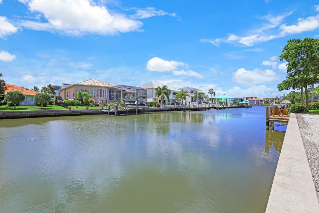 438 Lagoon Ave, Naples, FL 34108