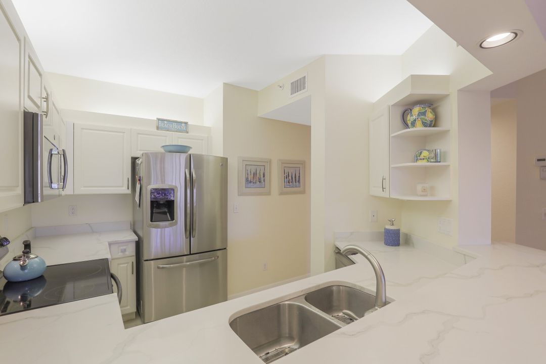 7750 Pebble Creek Cir #105, Naples, FL 34108