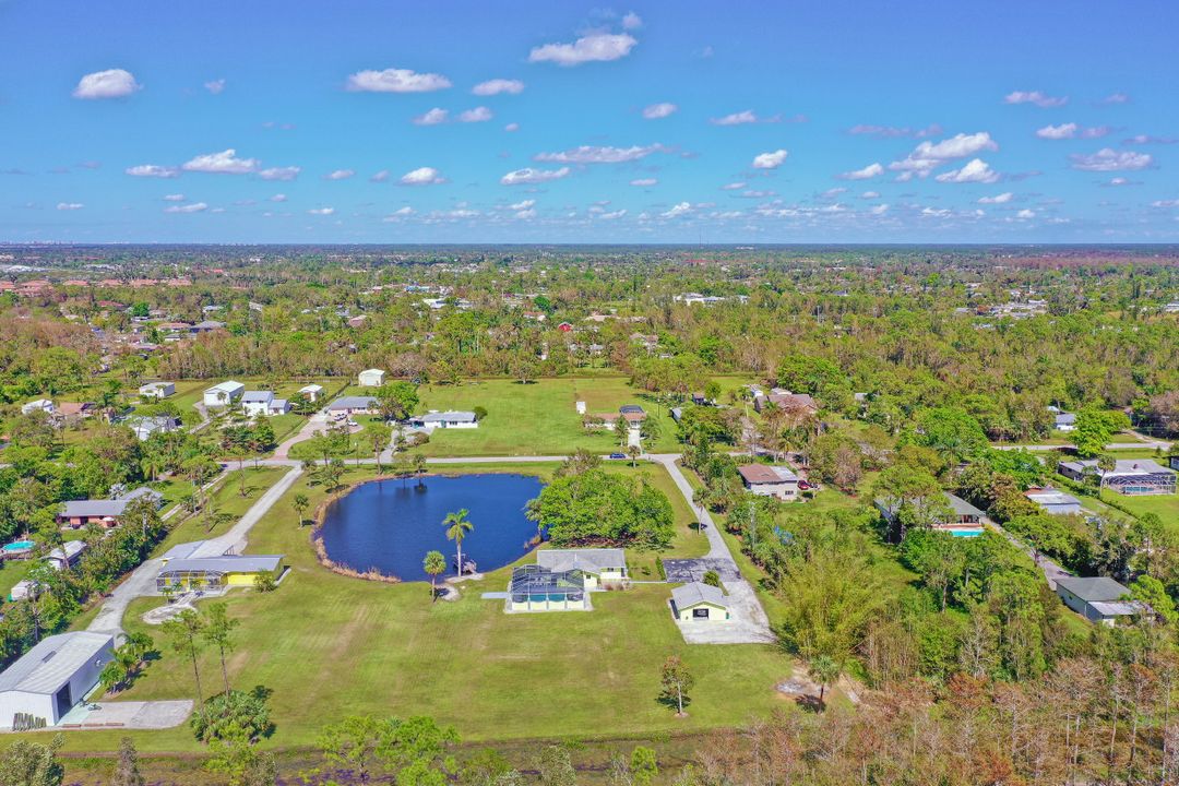 5322 Myrtle Ln, Naples, FL 34113