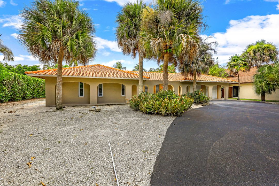 280 S Golf Dr, Naples, FL 34102