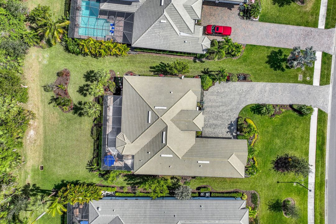 2303 Somerset Pl, Naples, FL 34120