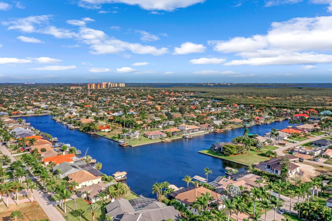 5239 SW 27th Ave, Cape Coral, FL 33914