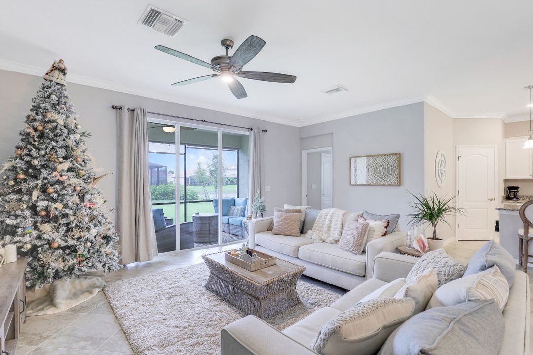 2105 Clementine St, Naples, FL 34120