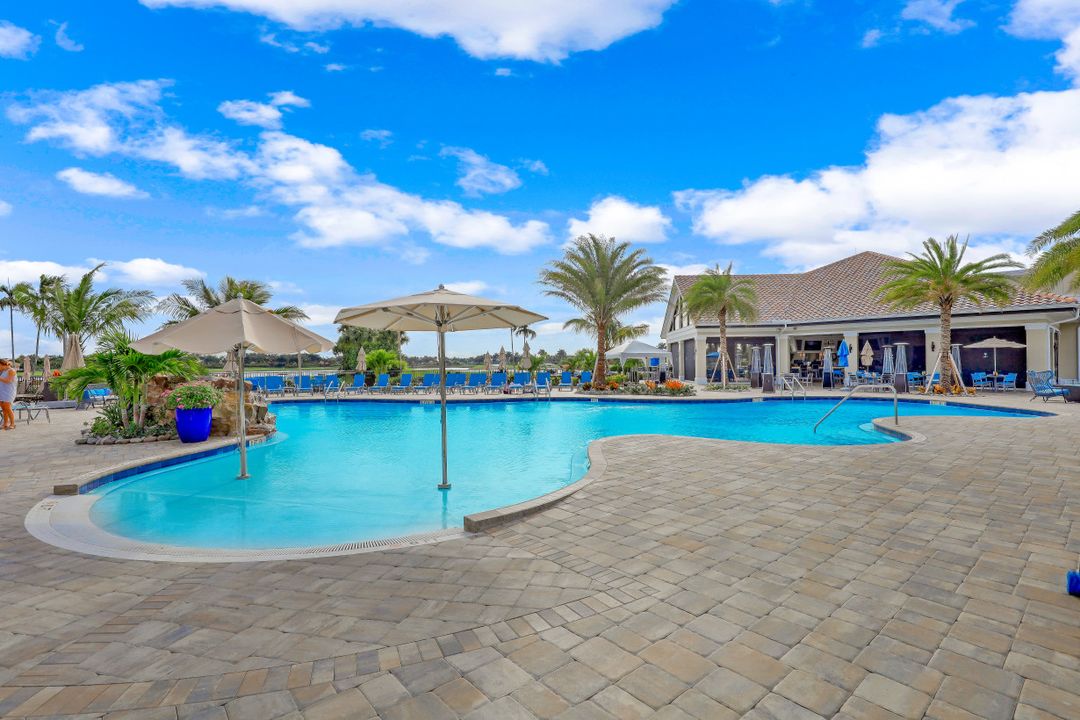 10153 Biscayne Bay Ln, Naples, FL 34120