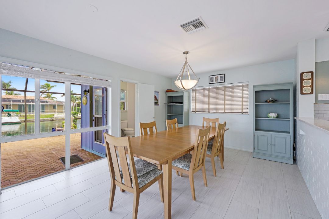 827 Chestnut Ct, Marco Island, FL 34145