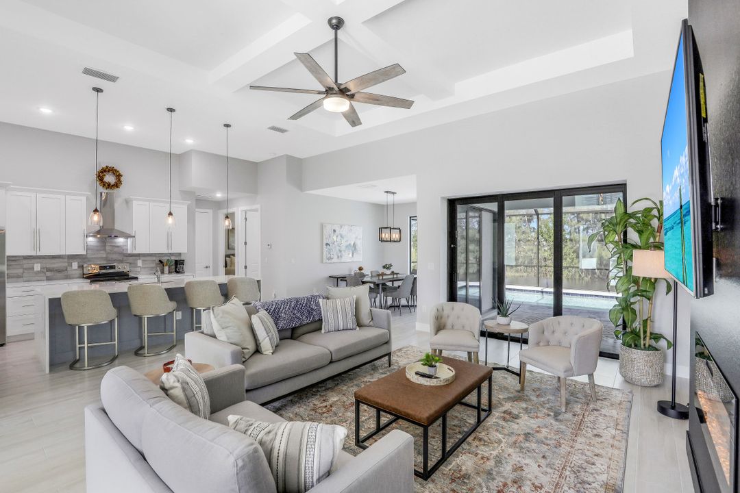 1001 SW 37th St, Cape Coral, FL 33914