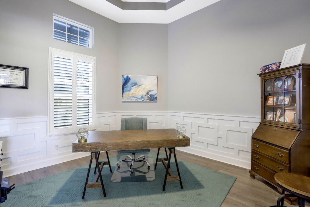 9308 Tulipano Ter, Naples, FL 34119