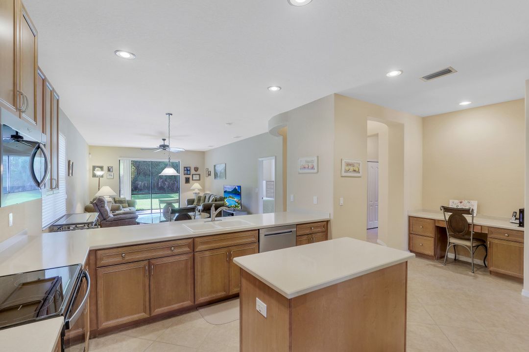 12168 Country Day Cir, Fort Myers, FL 33913