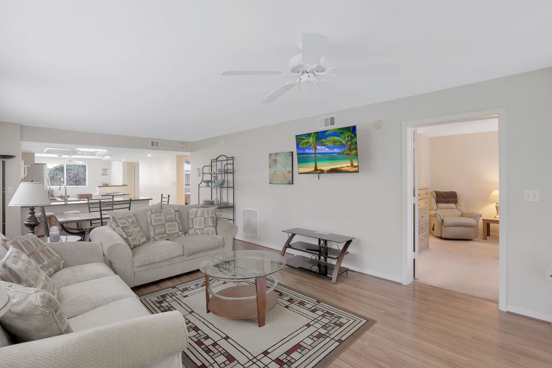 285 Naples Cove Dr #1106, Naples, FL 34110