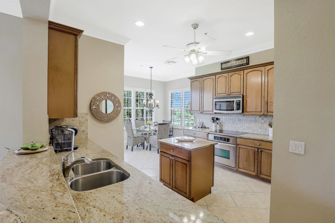 9201 Quartz Ln #202, Naples, FL 34120