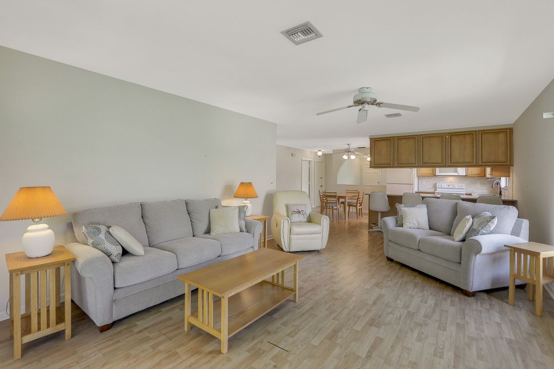 691 104th Ave N, Naples, FL 34108