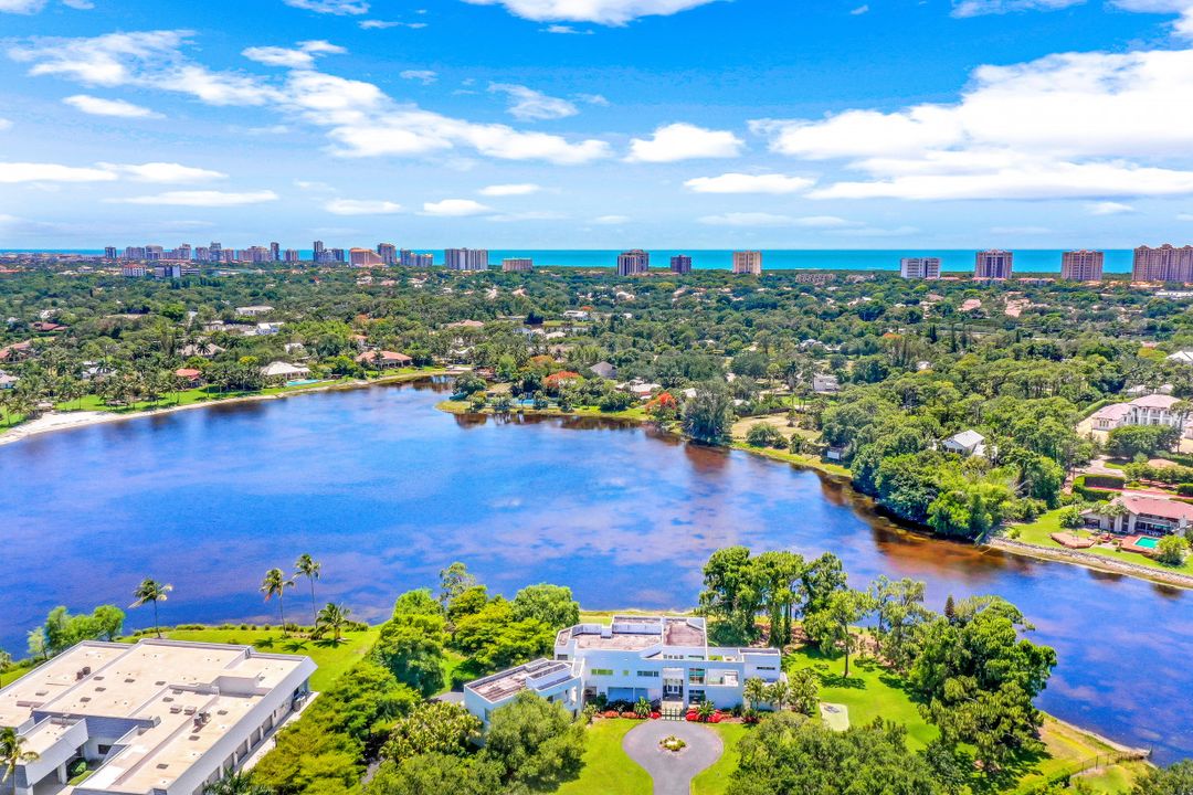 427 Ridge Ct, Naples, FL 34108