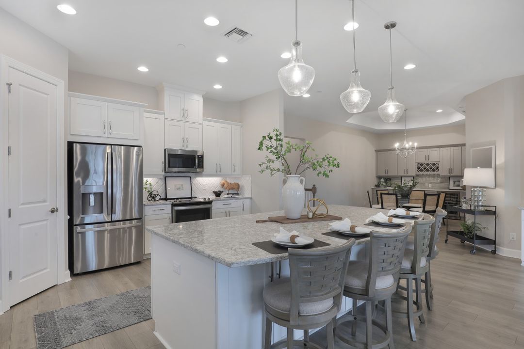 9641 Montelanico Loop #204, Naples, FL 34119