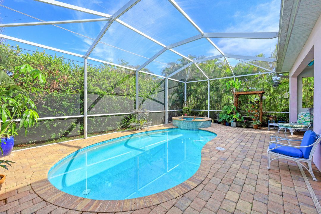 721 93rd Ave N, Naples, FL 34108