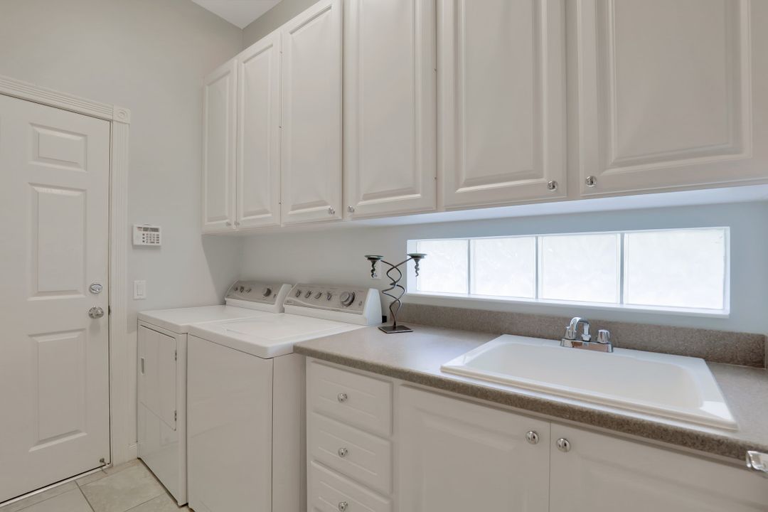 28627 Wahoo Dr, Bonita Springs, FL 34135