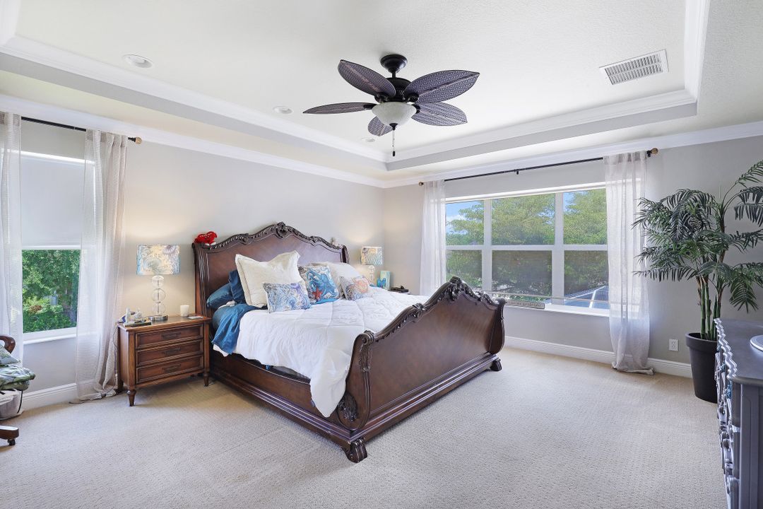 2545 Blackburn Cir, Cape Coral, FL 33991