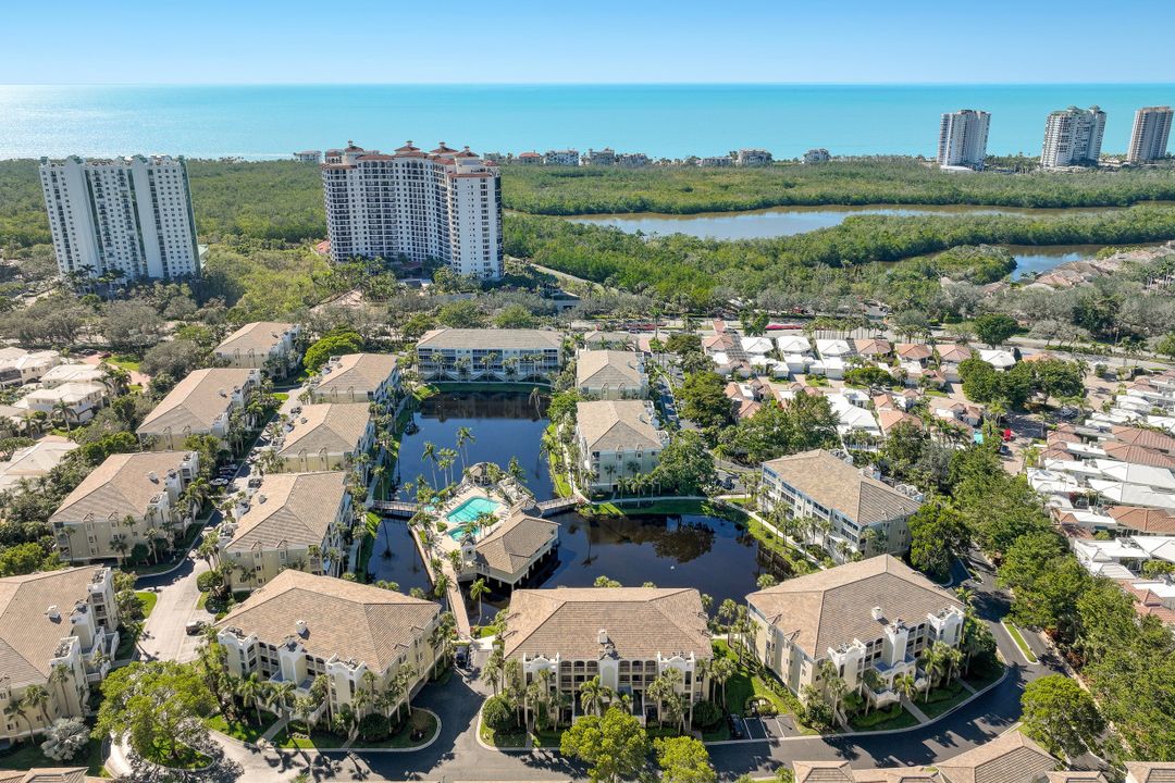 7606 Pebble Creek Cir #304, Naples, FL 34108