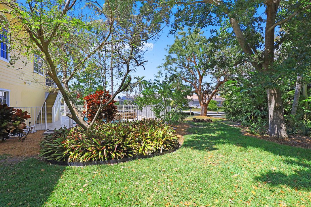 412 Barcelona Ct, Marco Island, FL 34145