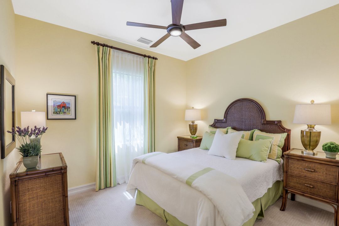 6512 Costa Cir, Naples, FL 34113