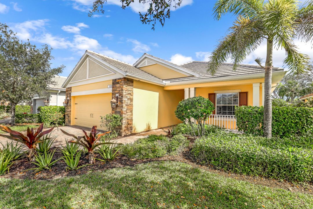 3625 Canopy Cir, Naples, FL 34120