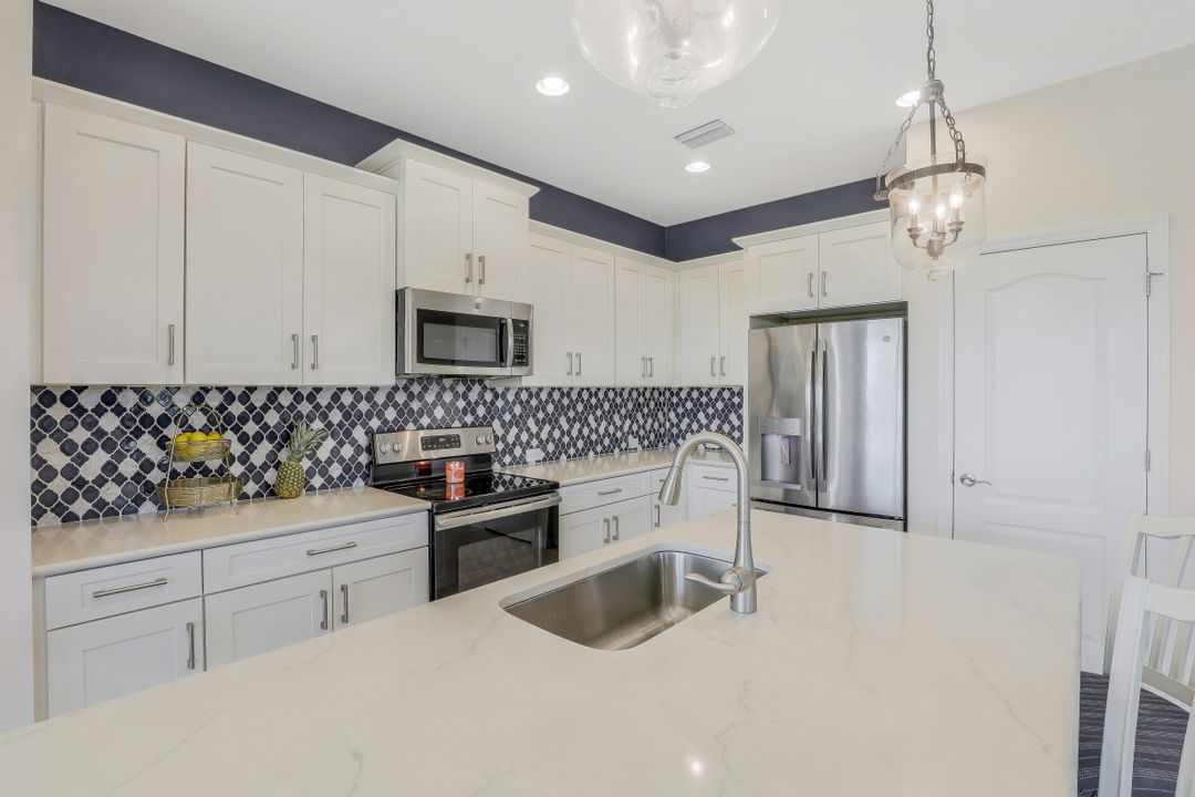 2344 Sheen Ln #305, Naples, FL 34120