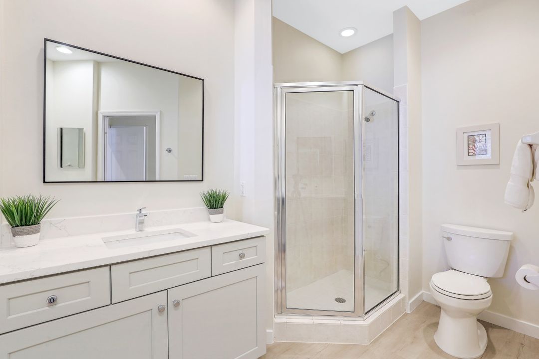 8255 Danbury Blvd #202, Naples, FL 34120