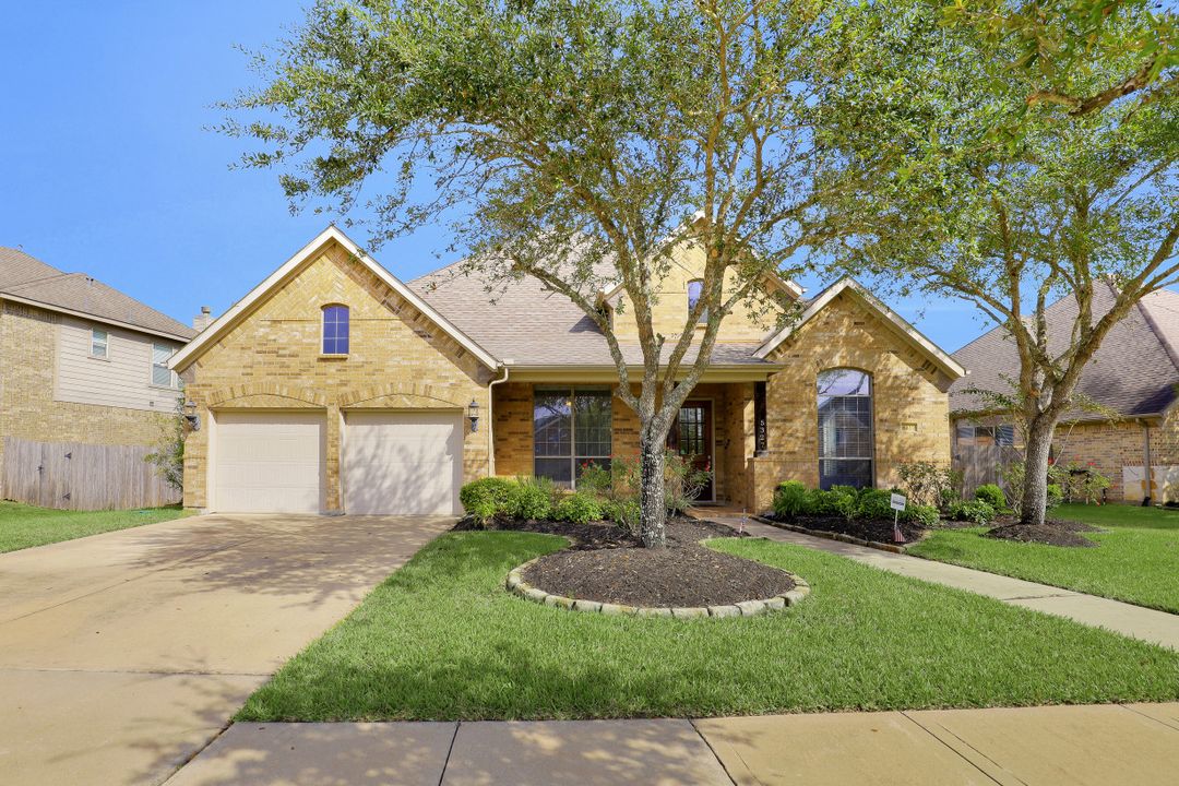 5327 Heath River Ln, Sugar Land, TX 77479
