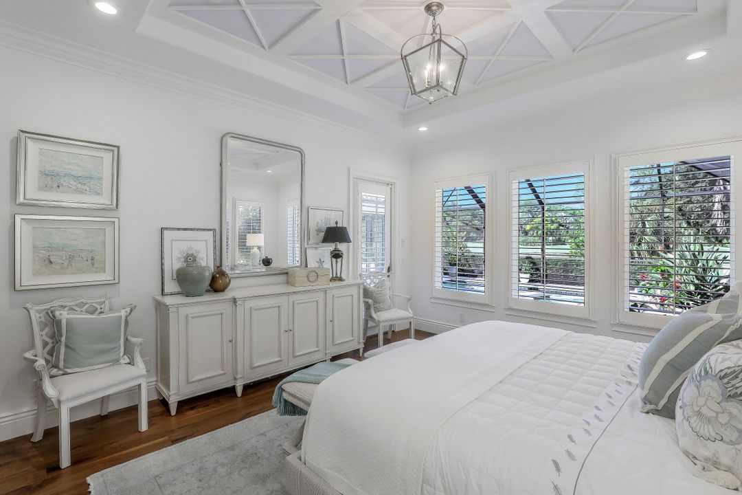 2895 Tiburon Blvd E, Naples, FL 34109