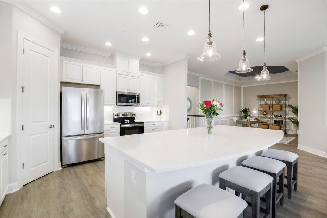 9653 Montelanico Loop, Naples, FL 34119