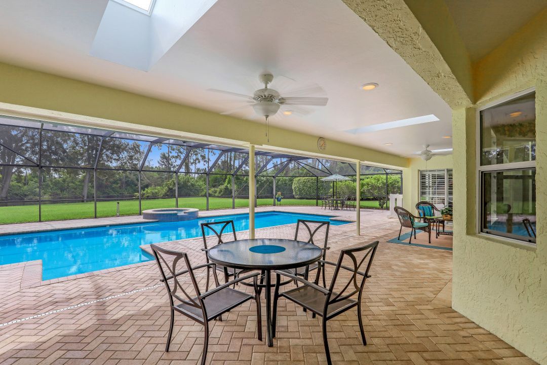 762 Hickory Rd, Naples, FL 34108