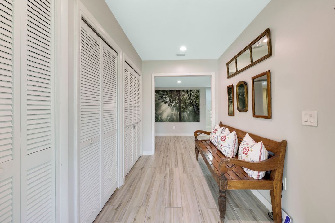 1068 Lake Shore Ct, Naples, FL 34103