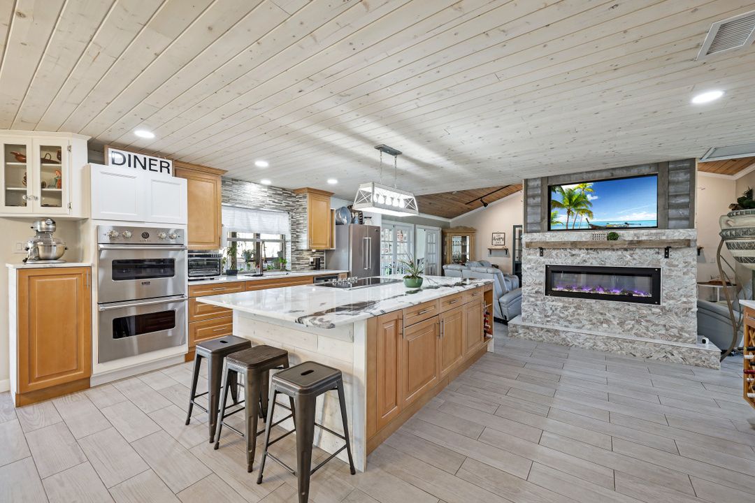 1549 Braeburn Rd, Fort Myers, FL 33919