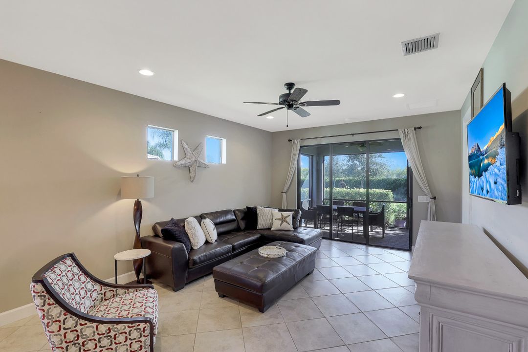 7594 Jacaranda Ln, Naples, FL 34114