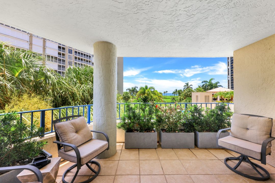 4451 Gulf Shore Blvd N #302, Naples, FL 34103