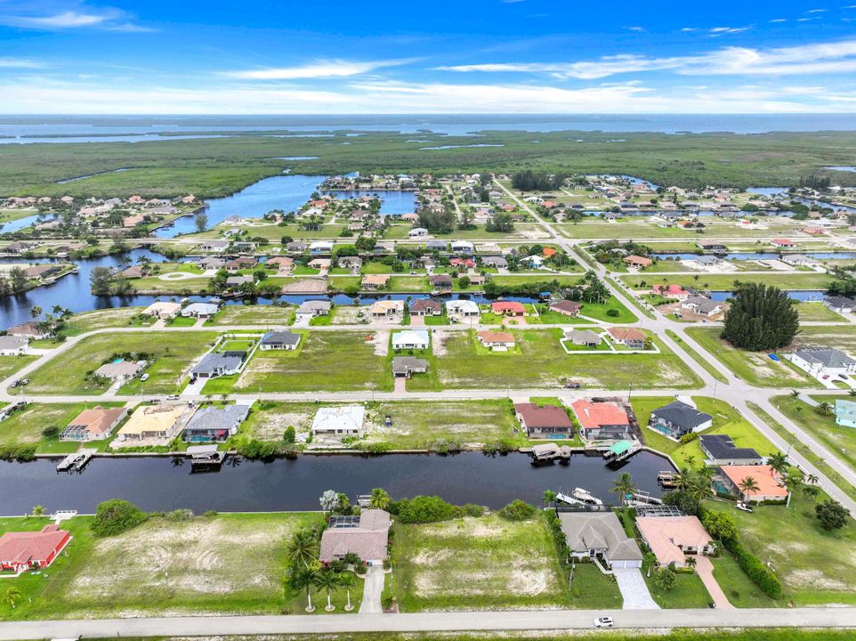 1038 NW 37th Pl, Cape Coral, FL 33993
