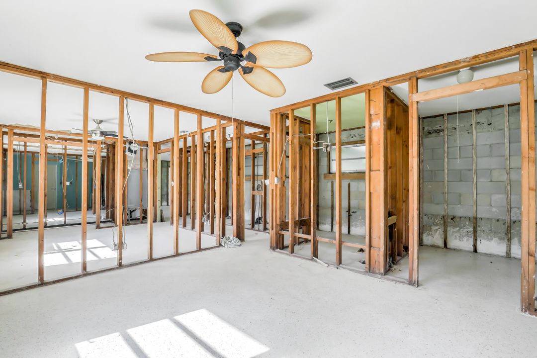 10390 River Dr, Bonita Springs, FL 34135