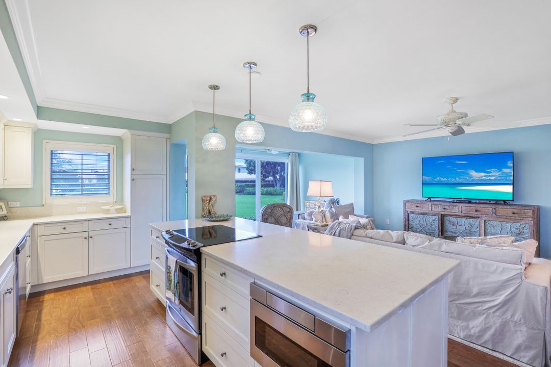 3400 Gulf Shore Blvd N #B-2, Naples, FL 34103