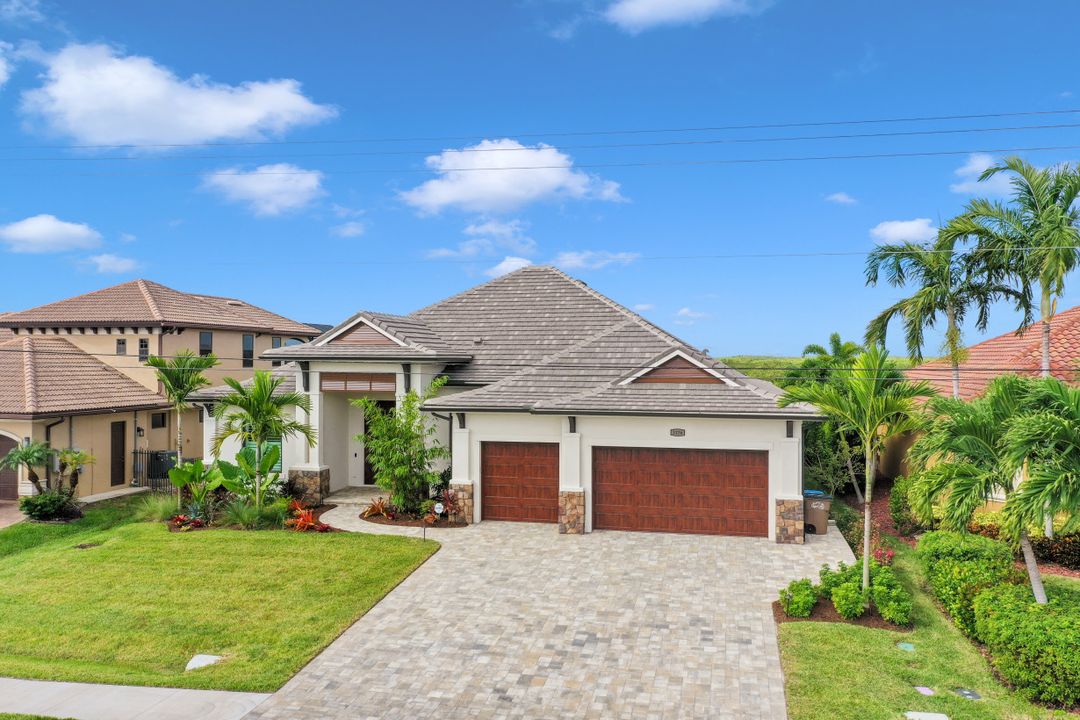 3236 Surfside Blvd, Cape Coral, FL 33914