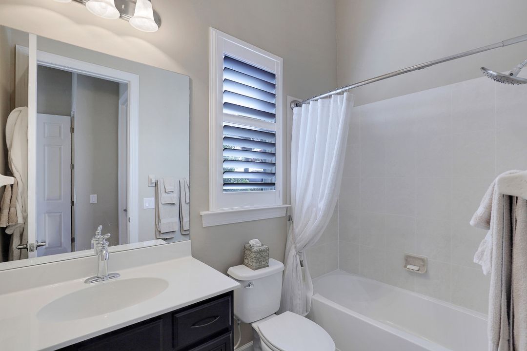 8961 Quarry Dr, Naples, FL 34120