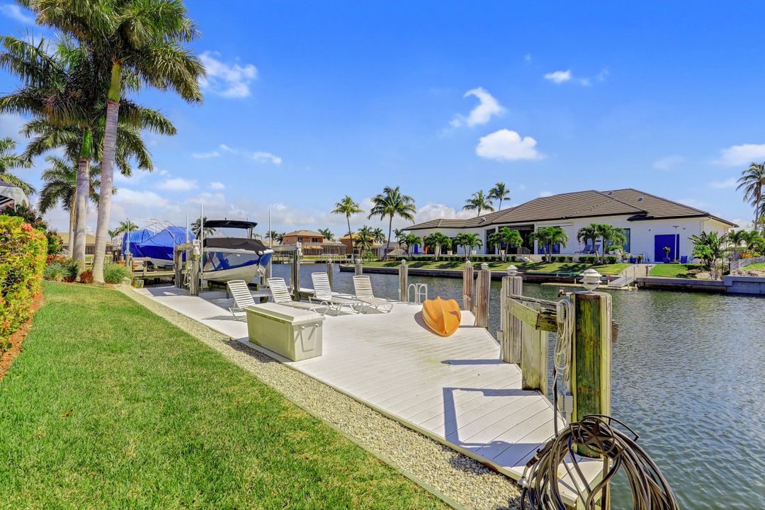 835 Saturn Ct, Marco Island, FL 34145