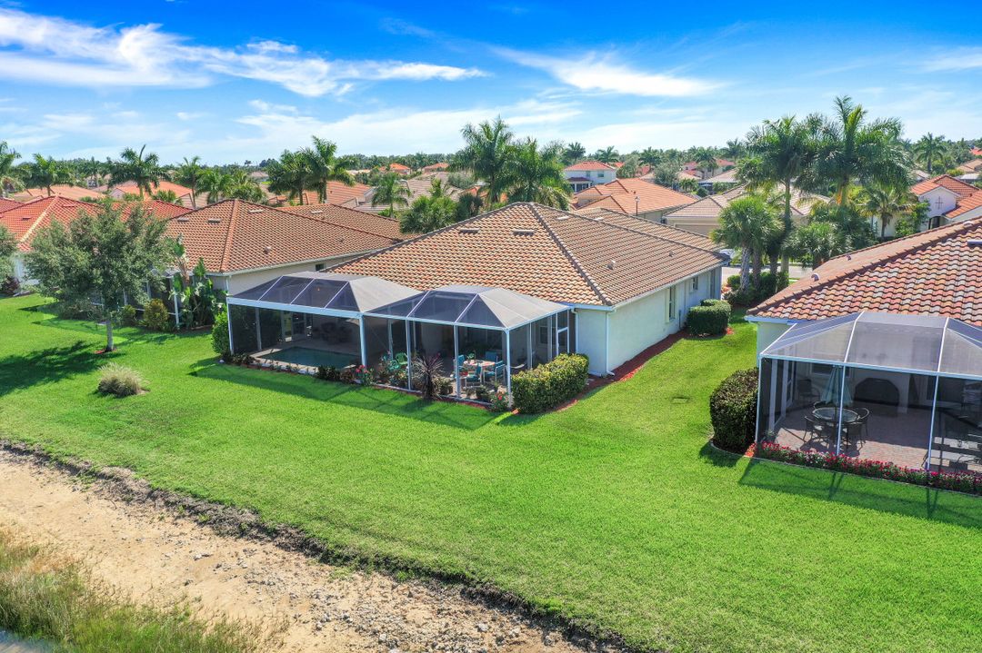 14528 Grapevine Dr, Naples, FL 34114