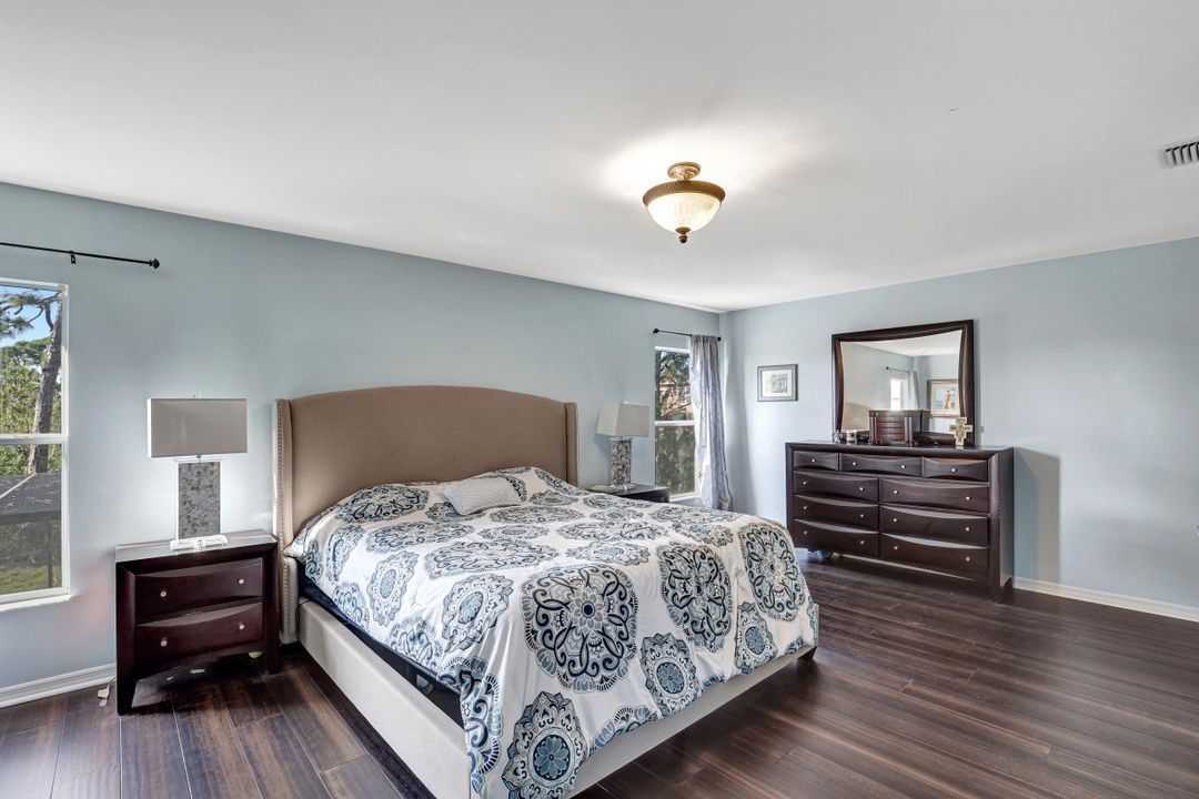 2806 Embers Pkwy W, Cape Coral, FL 33993