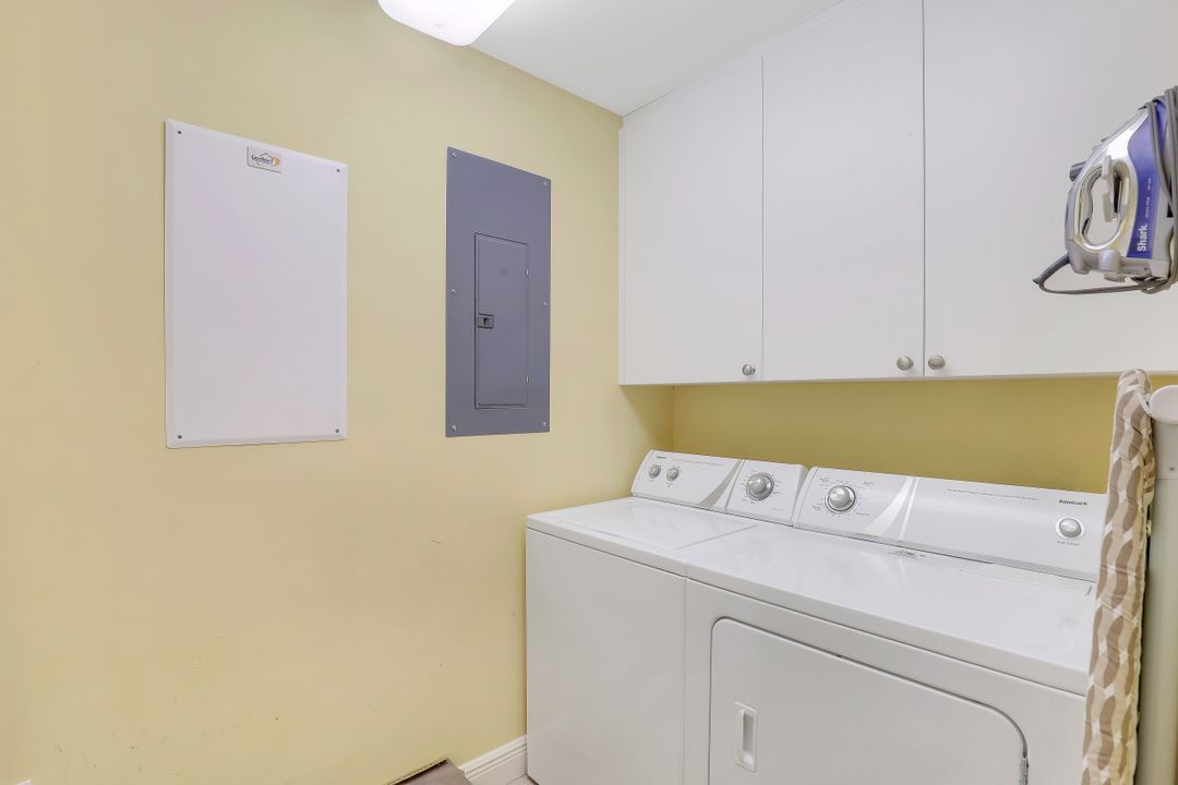 1025 Sandpiper St #E-203, Naples, FL 34102