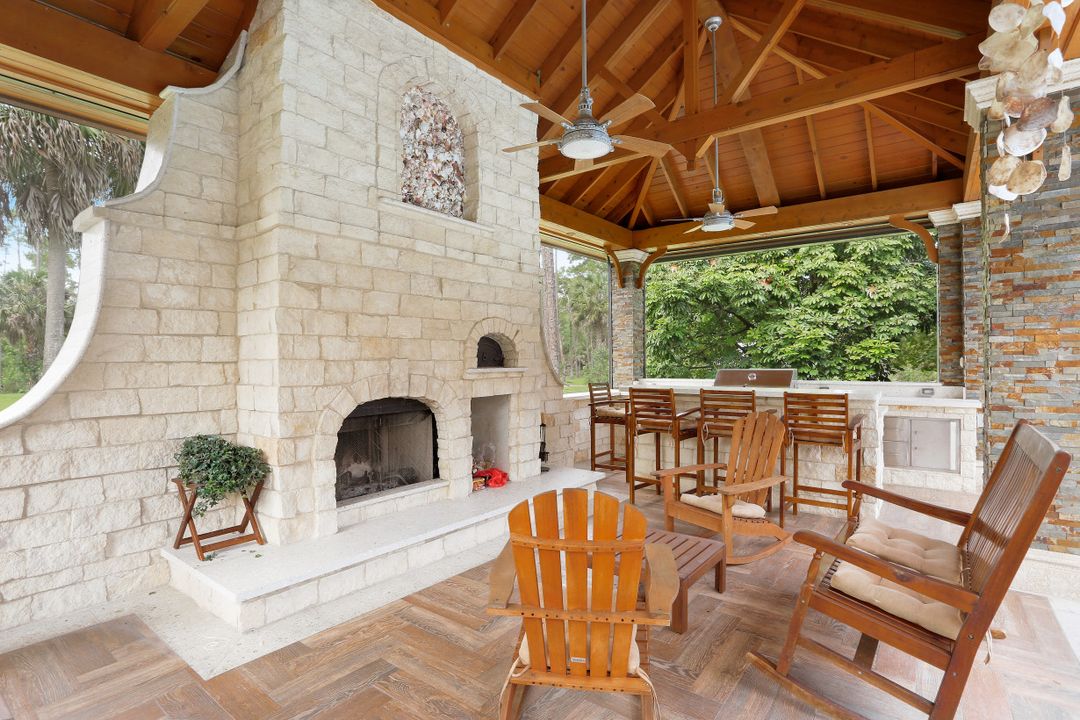 5610 Bur Oaks Ln, Naples, FL 34119