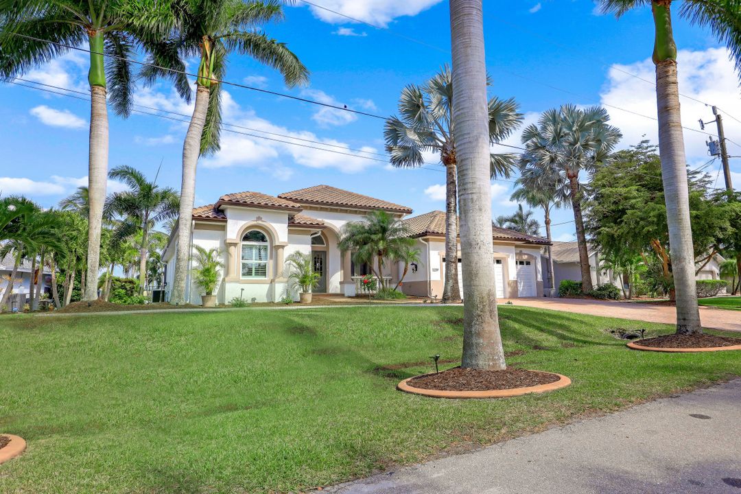 5239 SW 27th Ave, Cape Coral, FL 33914