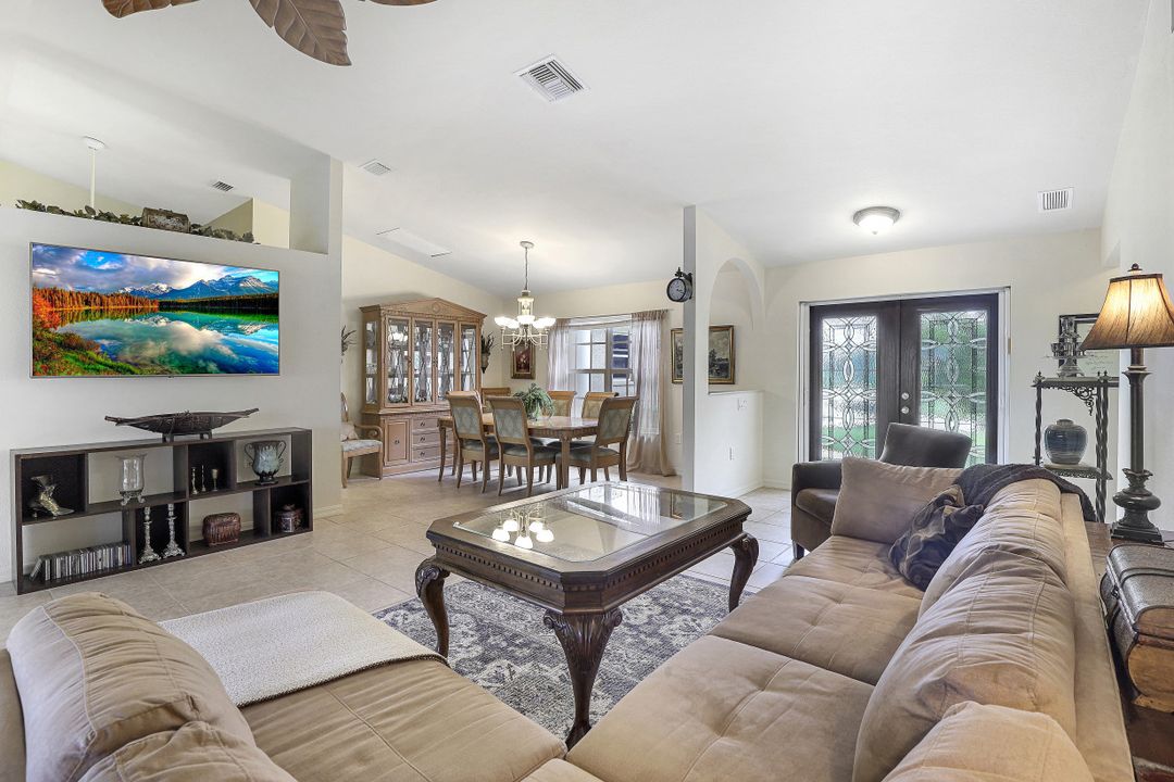 4176 NE 9th Pl, Cape Coral, FL 33909