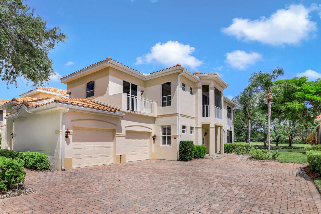 9111 Las Maderas Dr, Bonita Springs, FL 34135