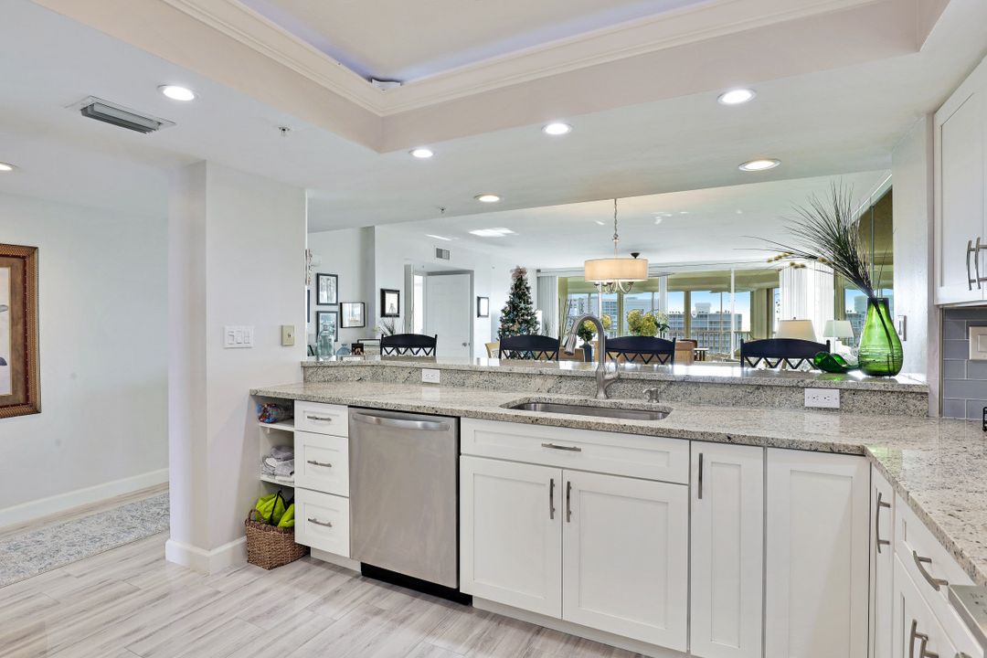 21 Bluebill Ave #603, Naples, FL 34108