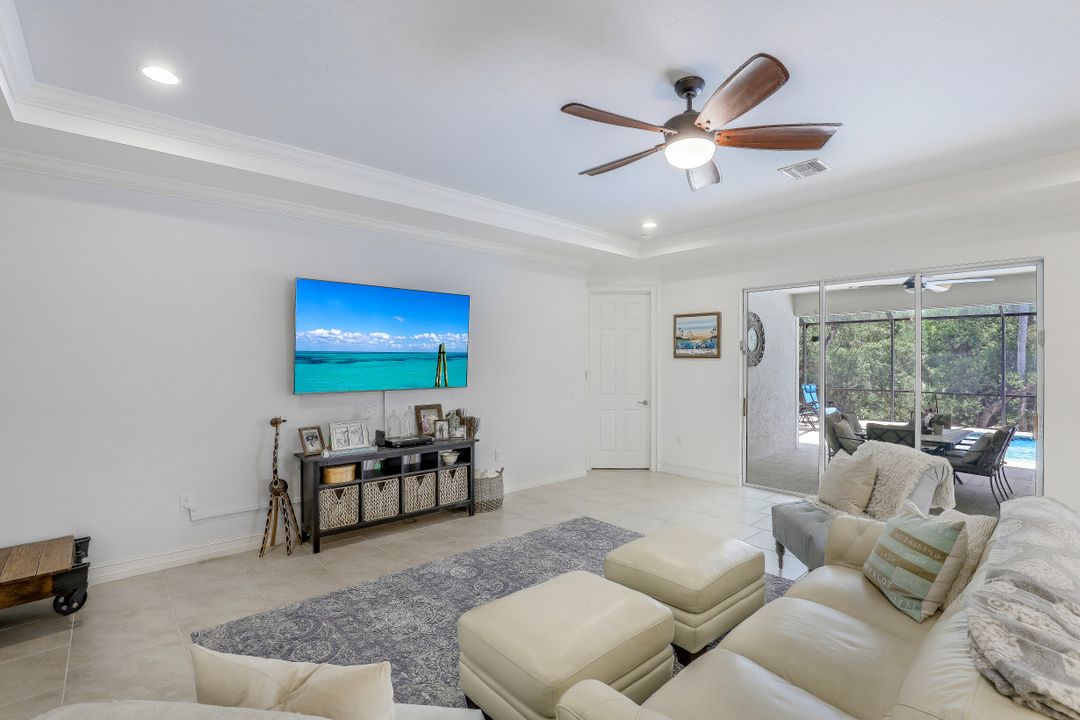 3101 Amadora Cir, Cape Coral, FL 33909